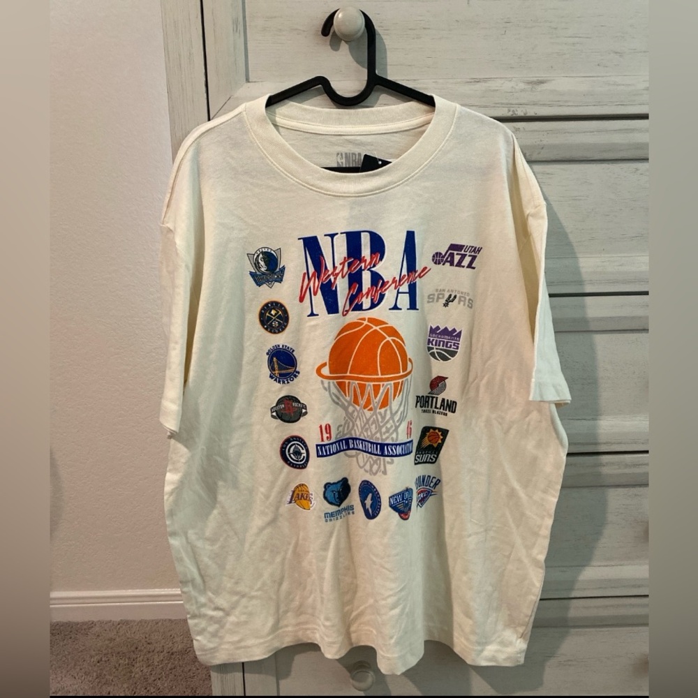 NBA graphic tee size L